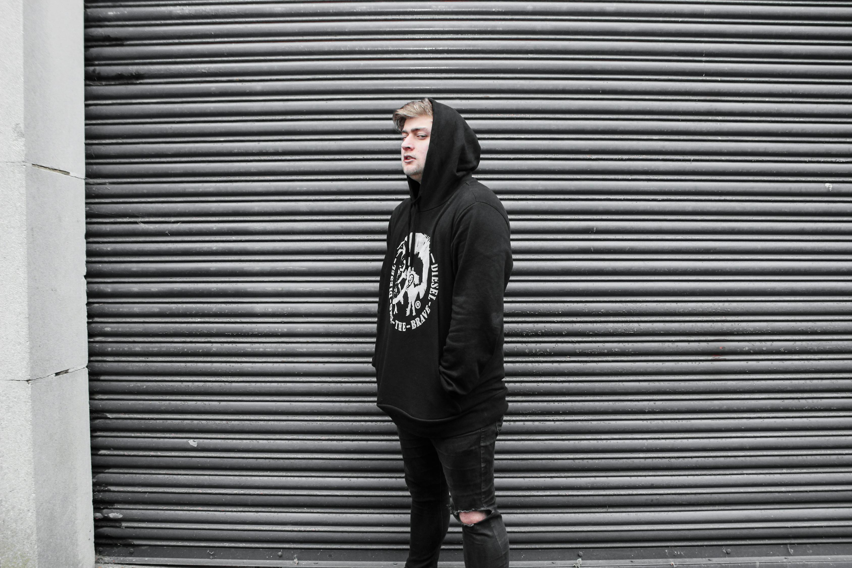 宋茜2017机场时尚街拍,展现魅力无限的时尚风采