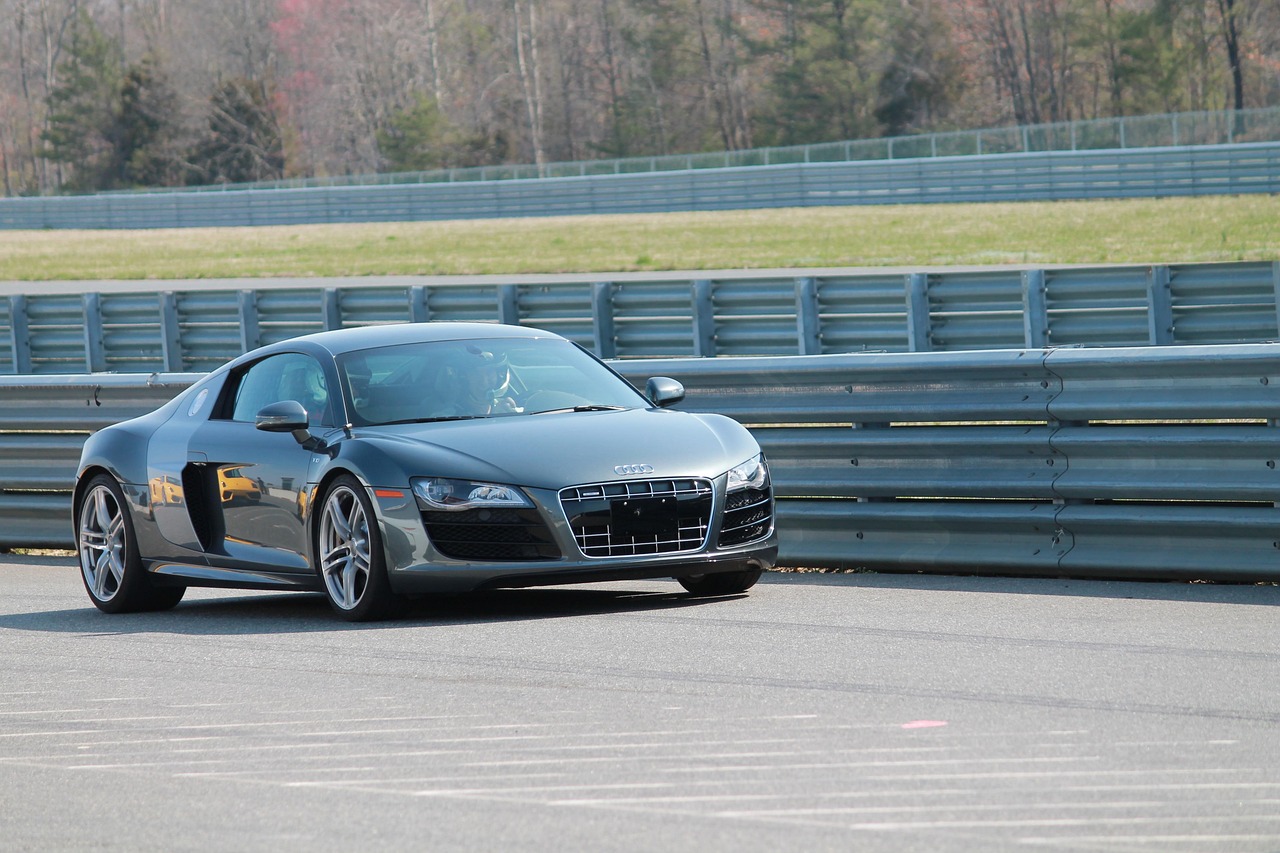 全新奔驰轿车精工细琢,引领未来豪华驾驶新体验