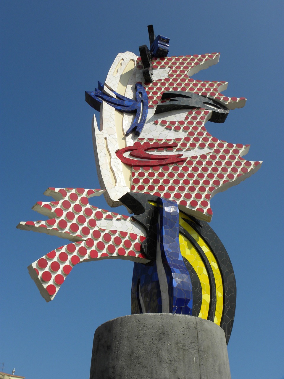 我国迈向全面建设社会主义现代化国家新征程,持续推动高质量发展新动态