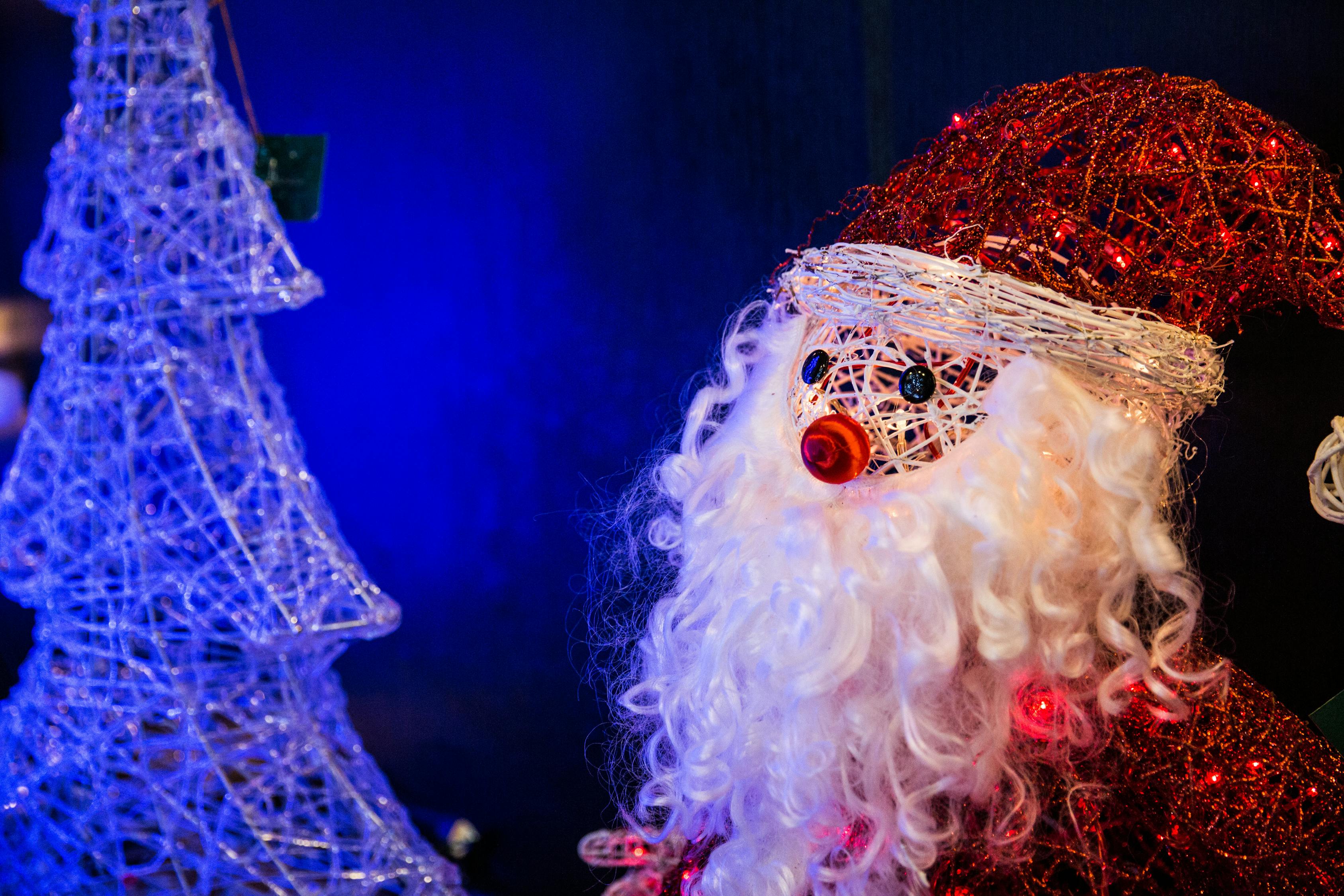 电影灰姑娘的裙子,时尚梦幻与历史交织的视觉盛宴