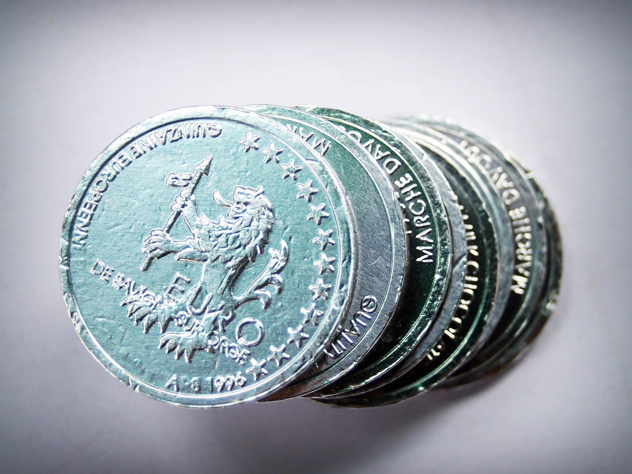 ETF与股票的区别,投资工具的不同之处详解