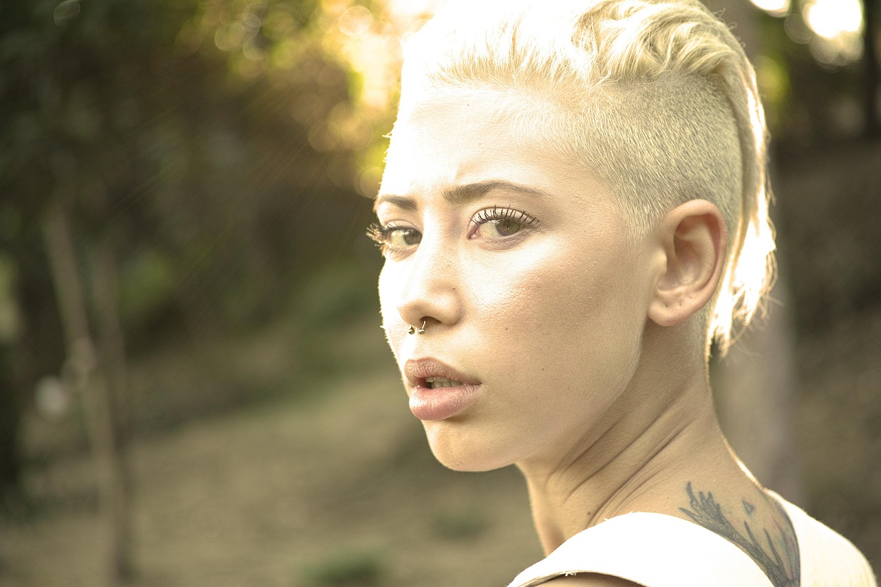 最新短发造型,引领时尚潮流的新宠