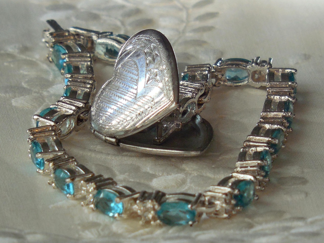 文艺动漫头像男的魅力与风格深度探索