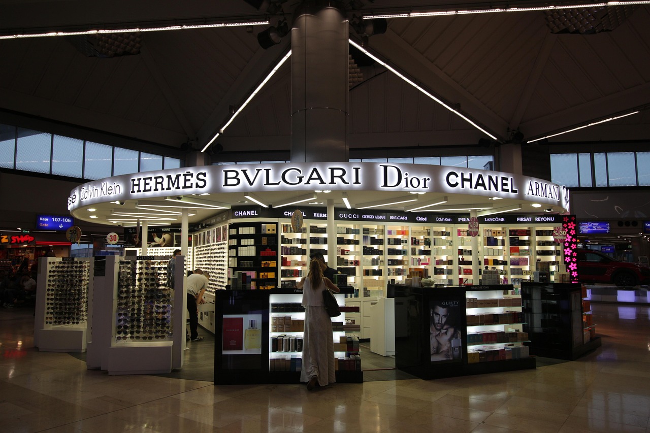 最新美容店设计效果图,打造现代美容新领域典范