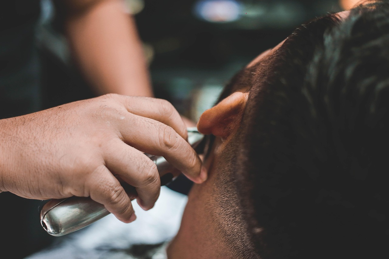 男士流行发型,两侧剃剪风潮席卷时尚界!