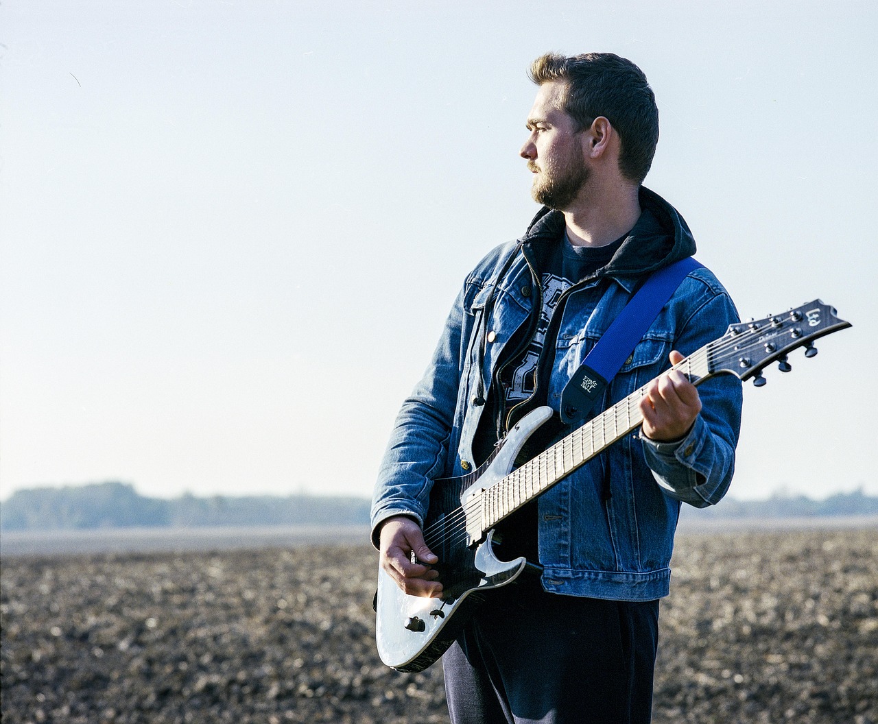 最新男演员盘点,影视界的璀璨新星闪耀登场