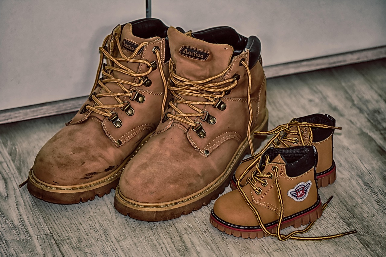 最新童鞋时尚款式,时尚与舒适并重,打造潮流小脚丫风采