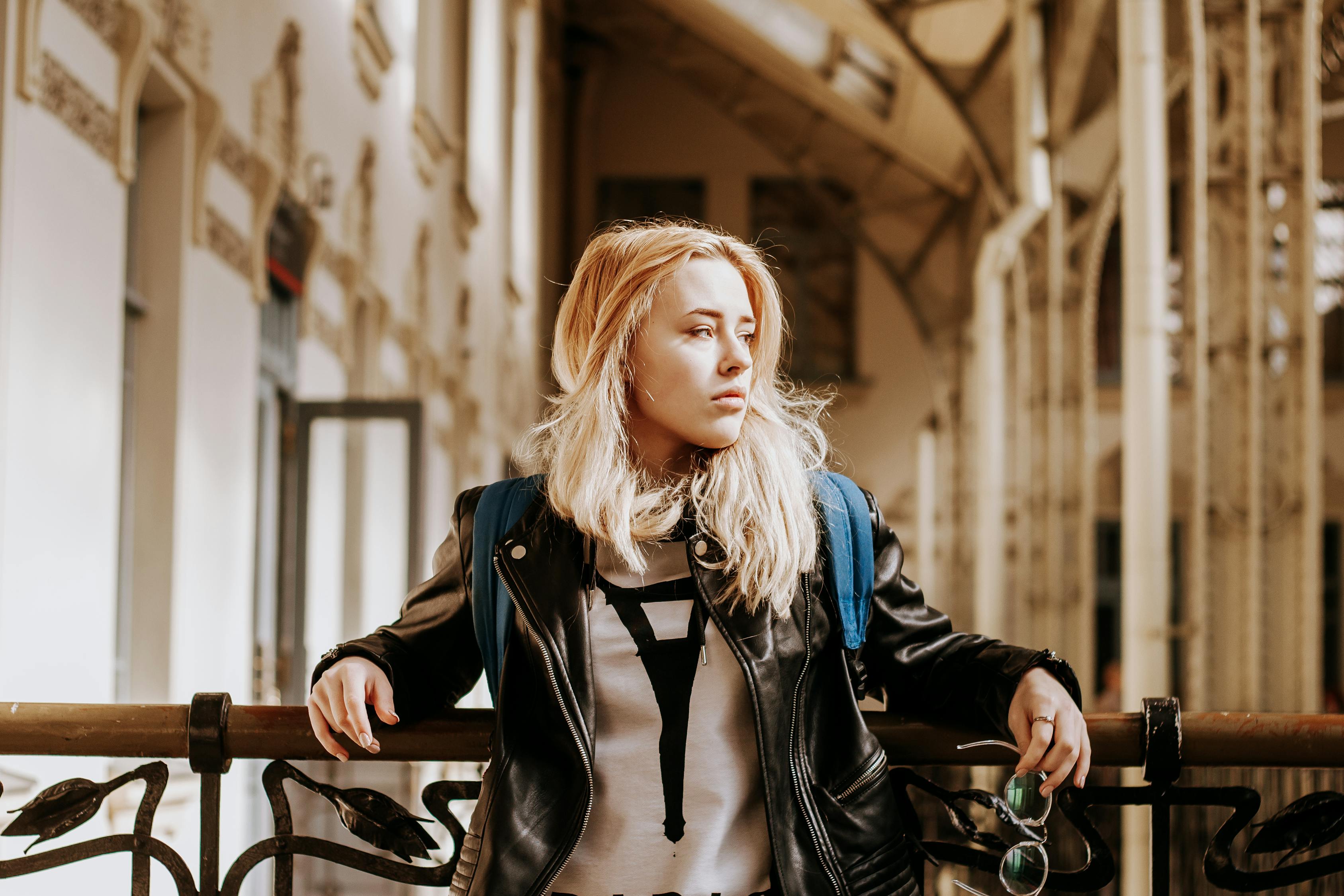 卧底归来,阿古演员的独特魅力揭秘