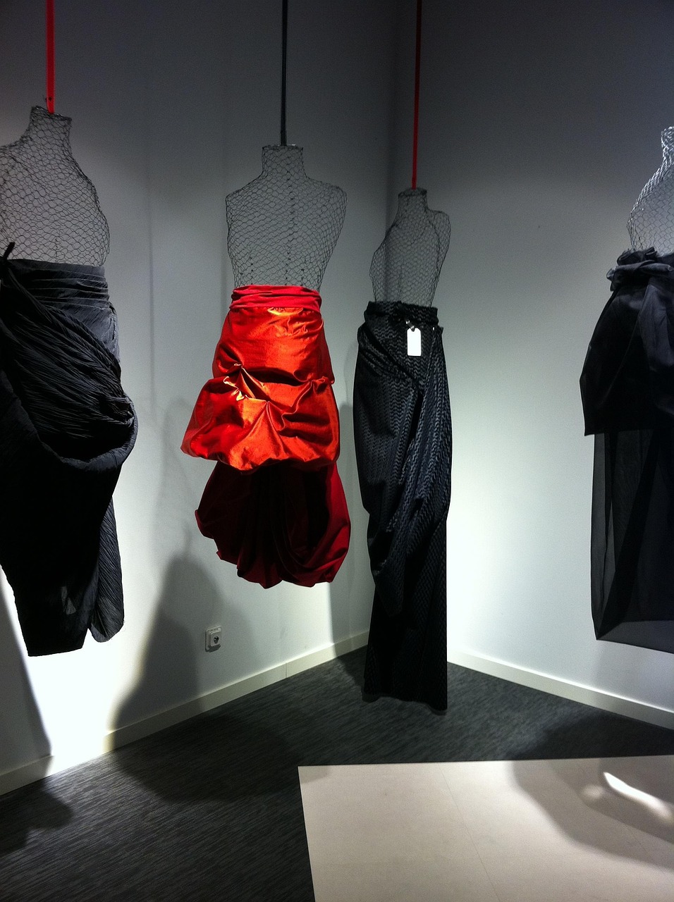 新款男装货架展示,时尚与科技的完美融合风采