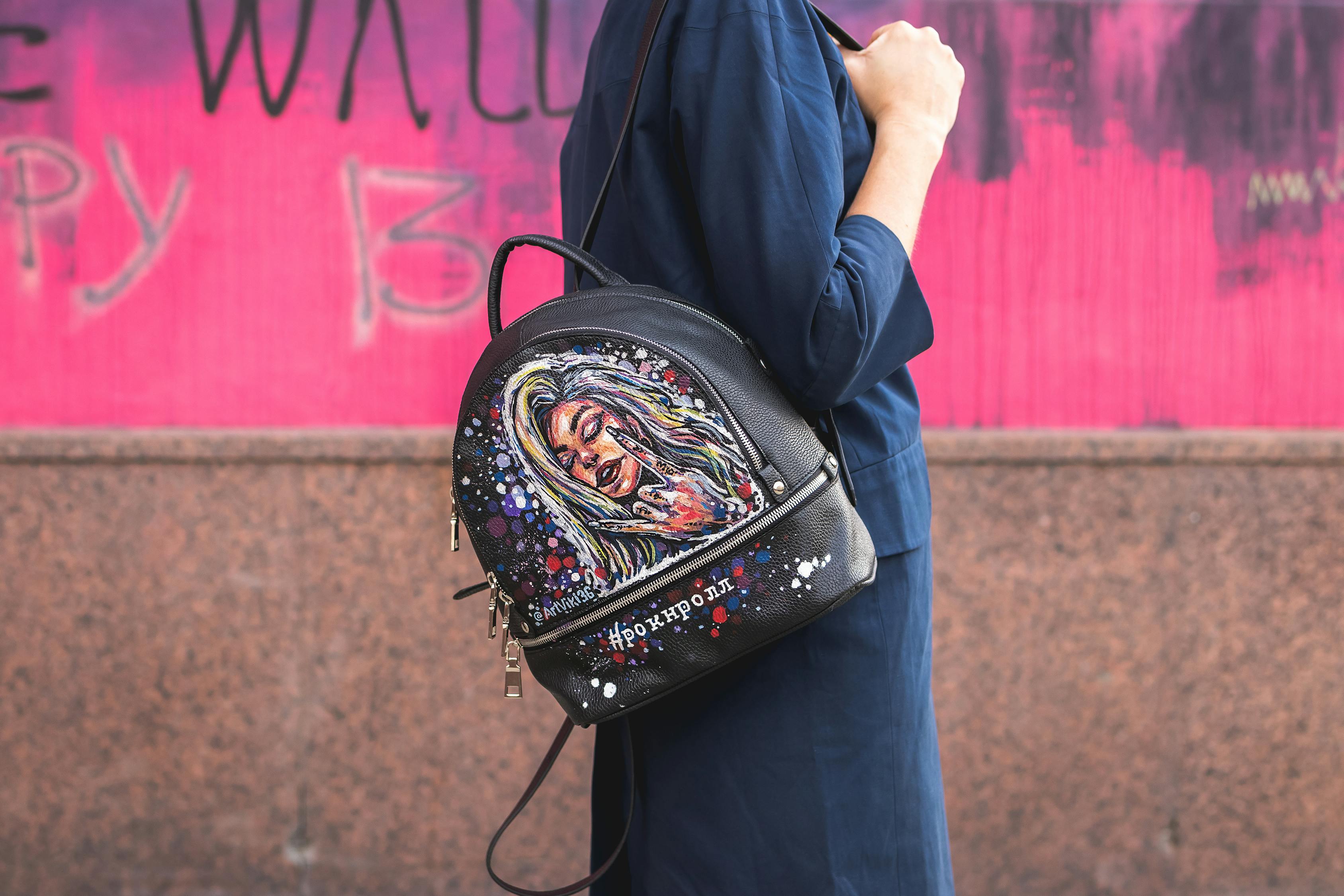 普拉达女鞋2015新款上市,时尚与品质的独特融合