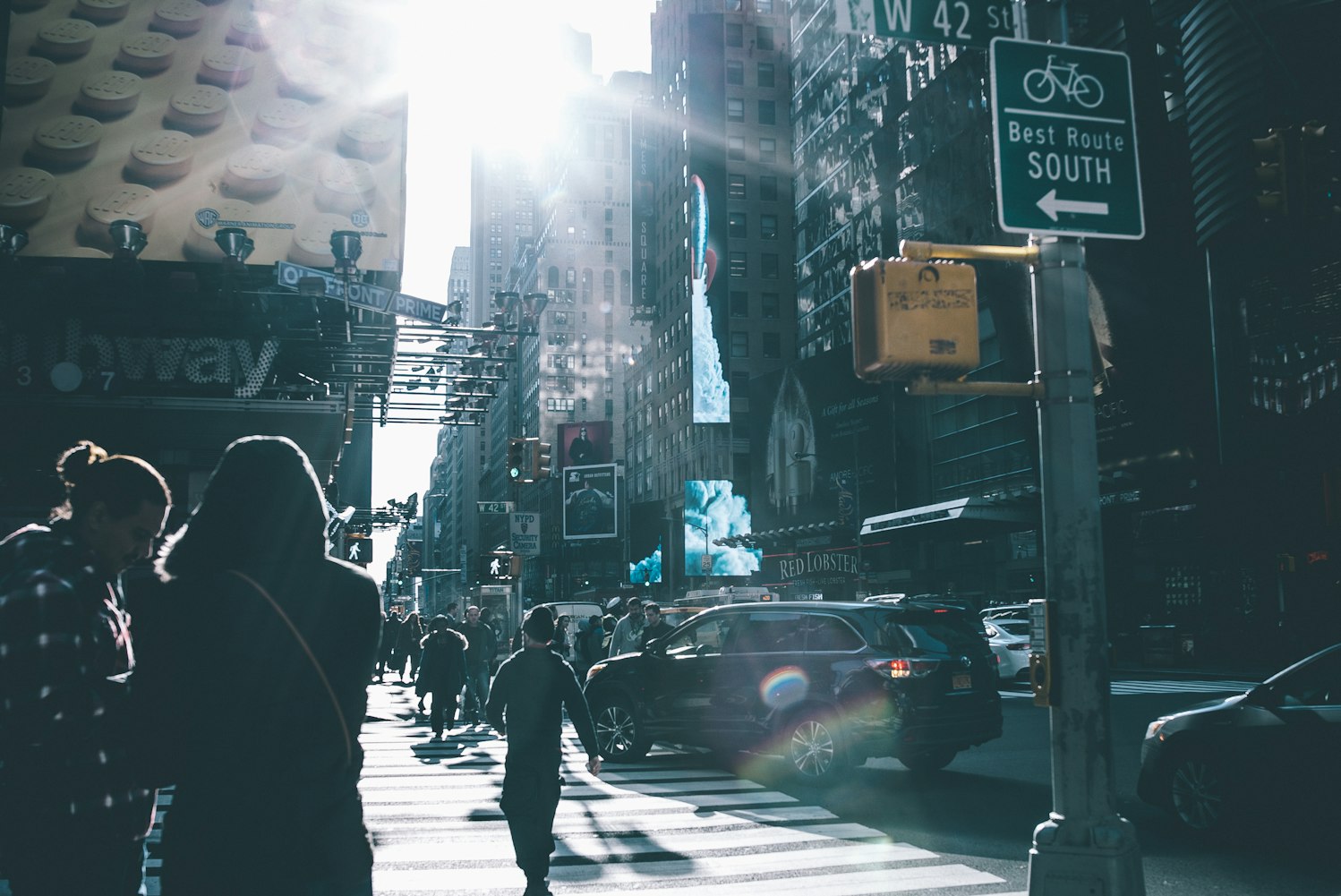 大哥风采新,时代英雄形象塑造与时代之光下的风采展示