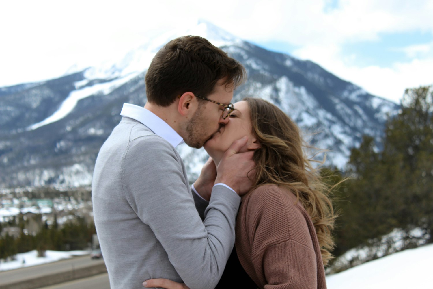 石榴红了,电视剧中的色彩与情感的交织之旅