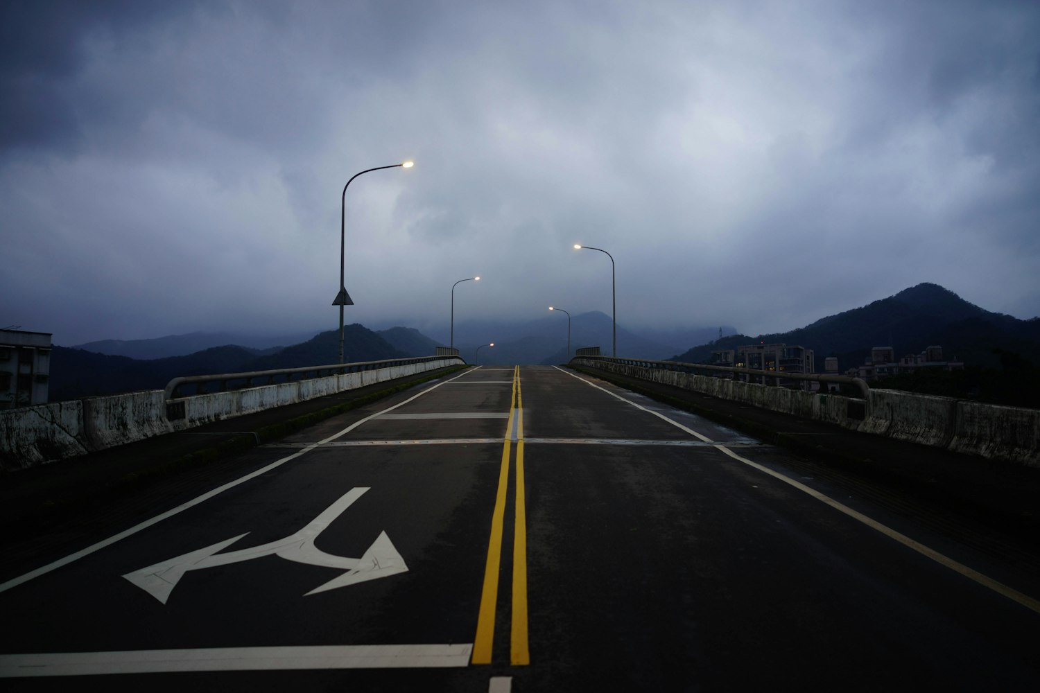 拉煤车市场趋势深度解析,挑战与机遇并存的分析报告