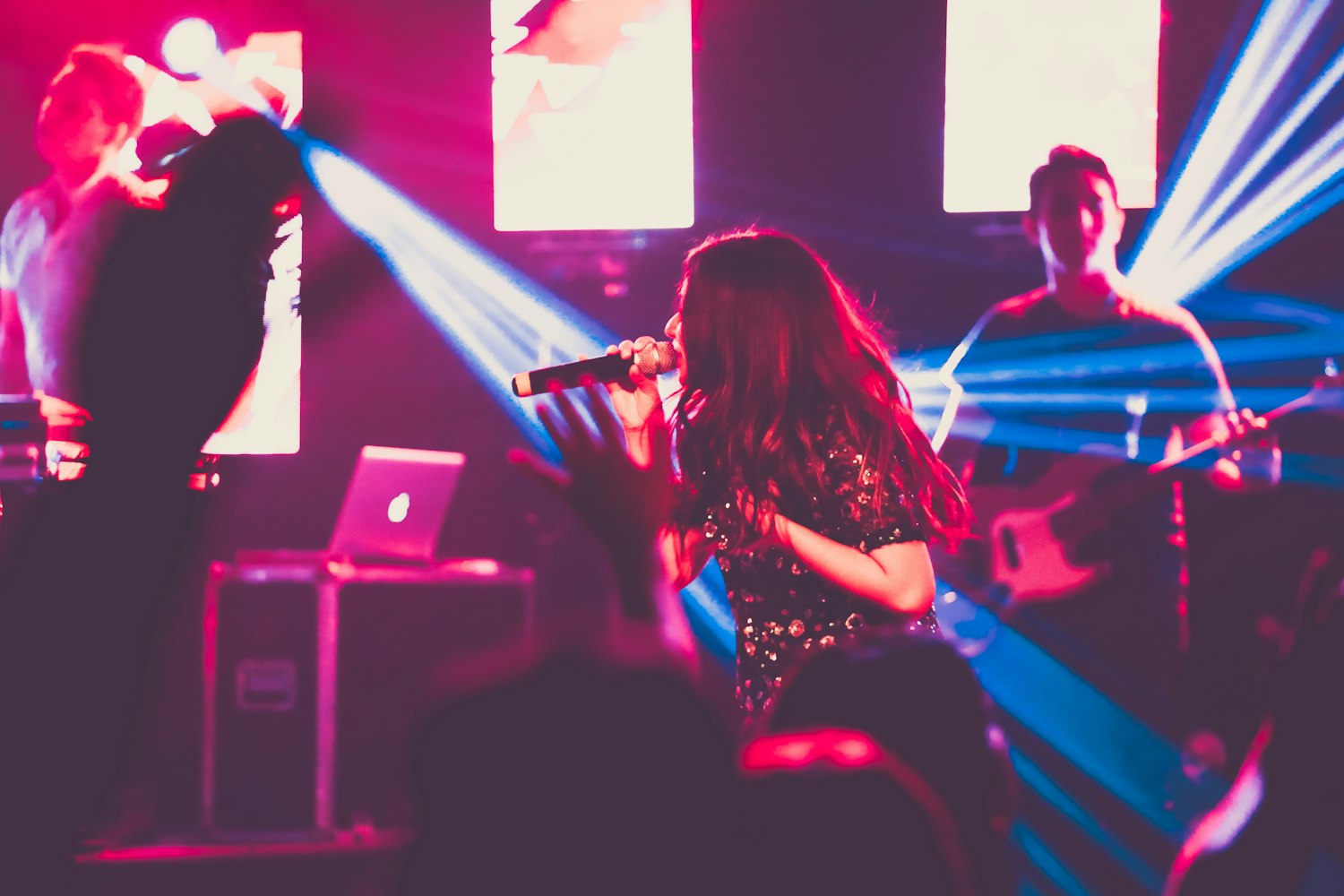 演员汪艳,银幕与舞台的璀璨光芒之星