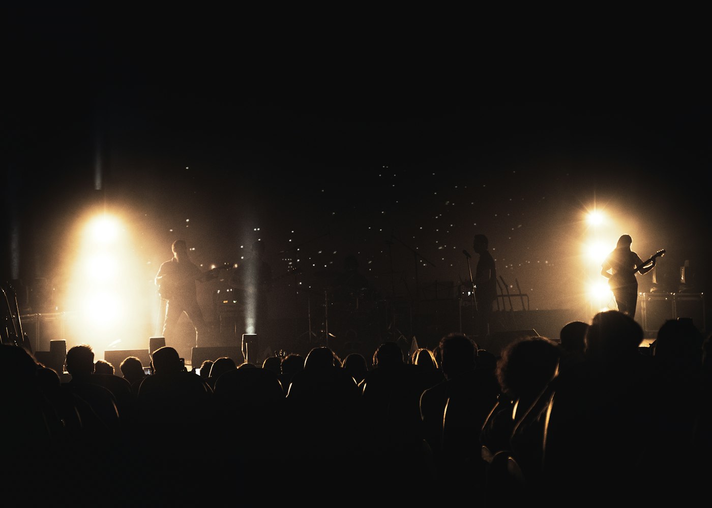 热门电影上映探索，电影魅力与观众热情展现之夜