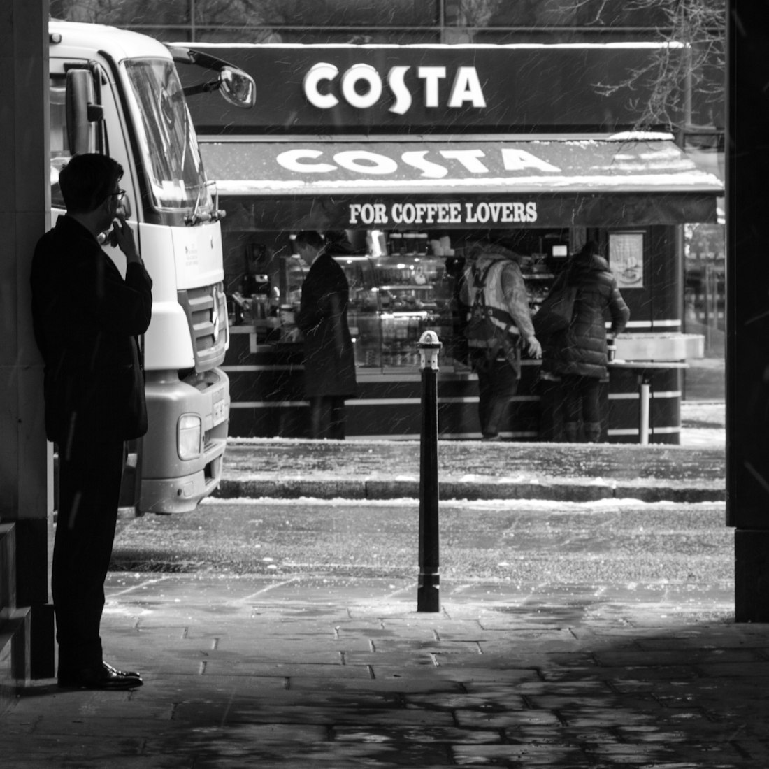 兰桂坊电影中的人性探索与性劫主题探讨