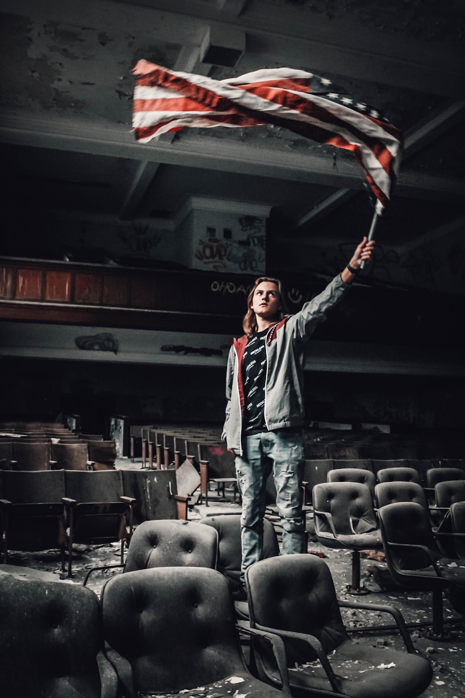 最新国产剧展现时代风采，引领文化潮流潮流新风尚！